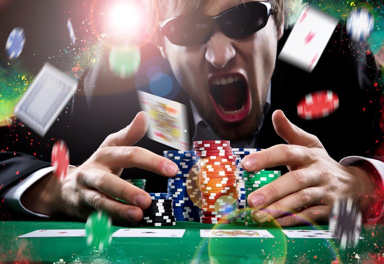 jugador furioso en el casino