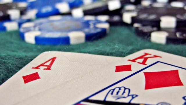 Cómo contar cartas en el blackjack te ayuda a ganar al casino