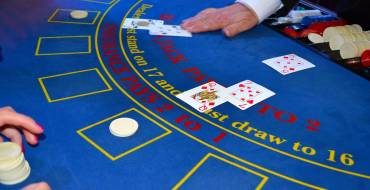 Surrender: Rendirse en el blackjack