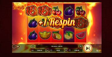 Triple Lucky 8's: Tiradas gratuitas y/o re-giros